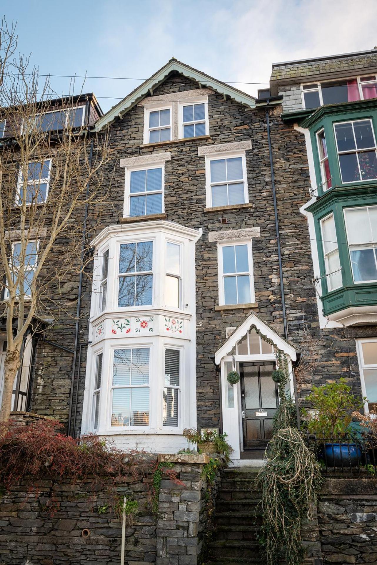 Lola'S Loft With Lake Views - Central Bowness - Pet Friendly Exterior photo